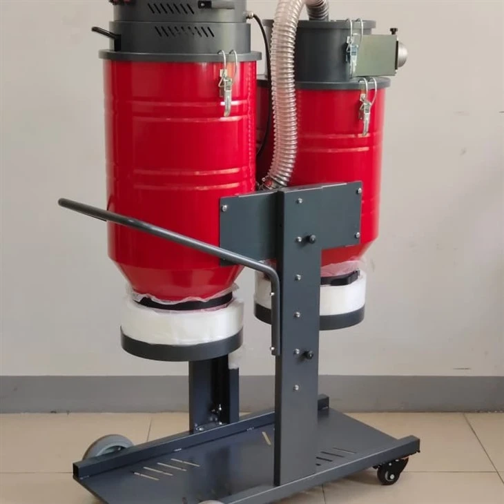 Professional Commercial Cleaning Machine Wet Dry Electric Vacuum Cleaner Highly Efficient New Condition factory